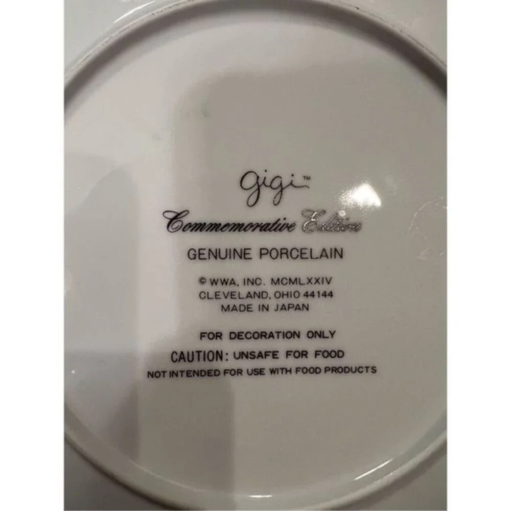 Gigi commemorative edition Christmas porcelain plate 1974